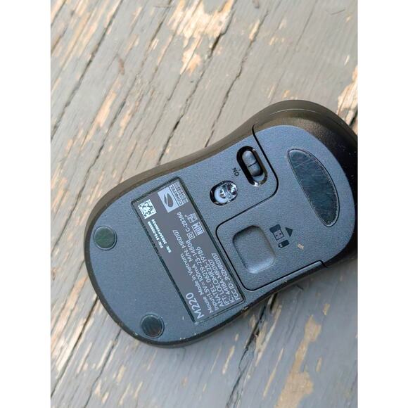 Logitech M220 Silent Wireless Mouse with Receiver - Picture 6 of 7